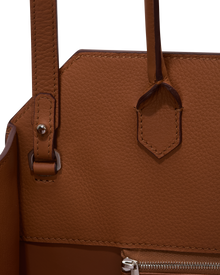Madeleine 37
